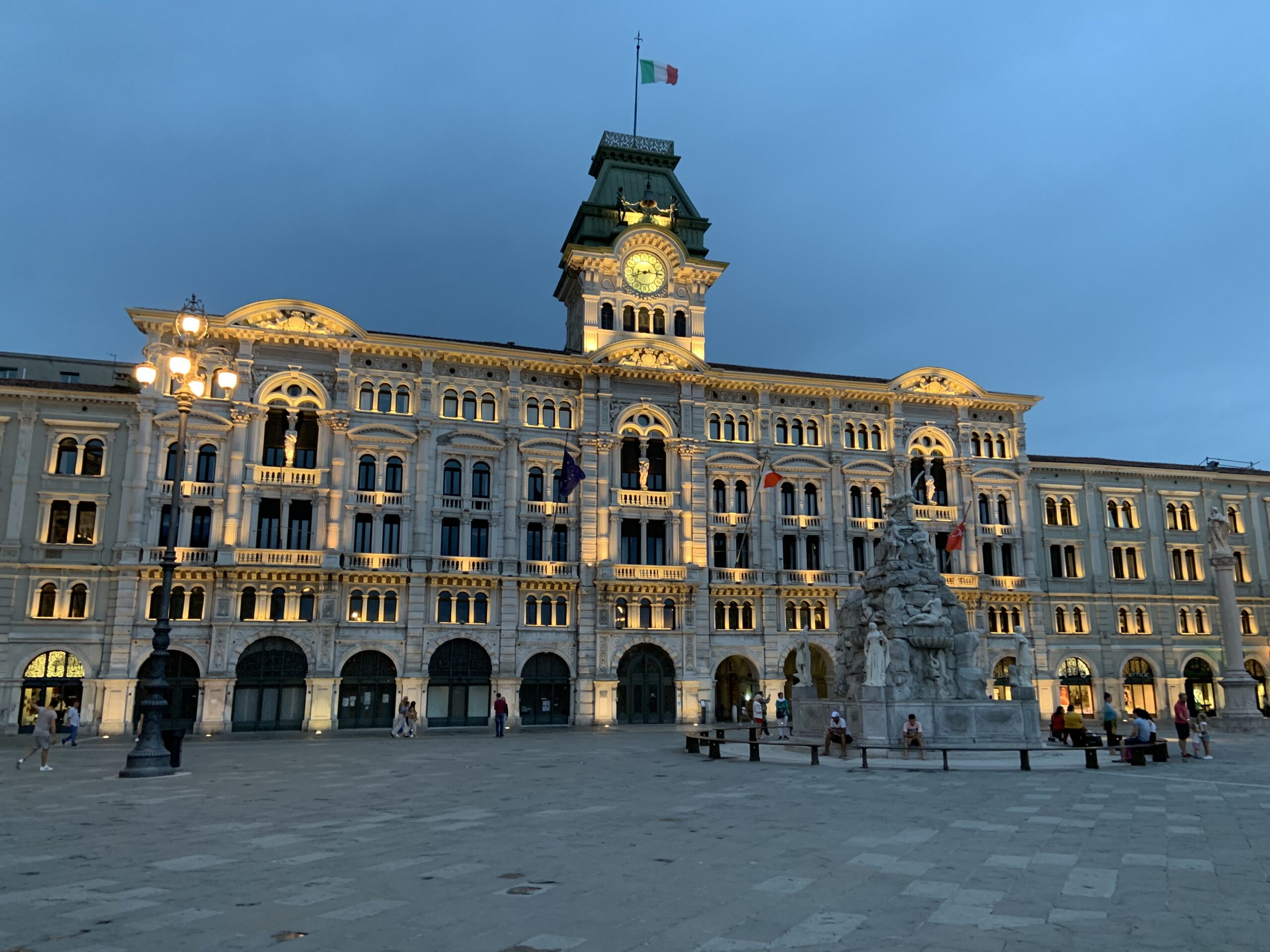  Piazza dell'Unità d'Italia