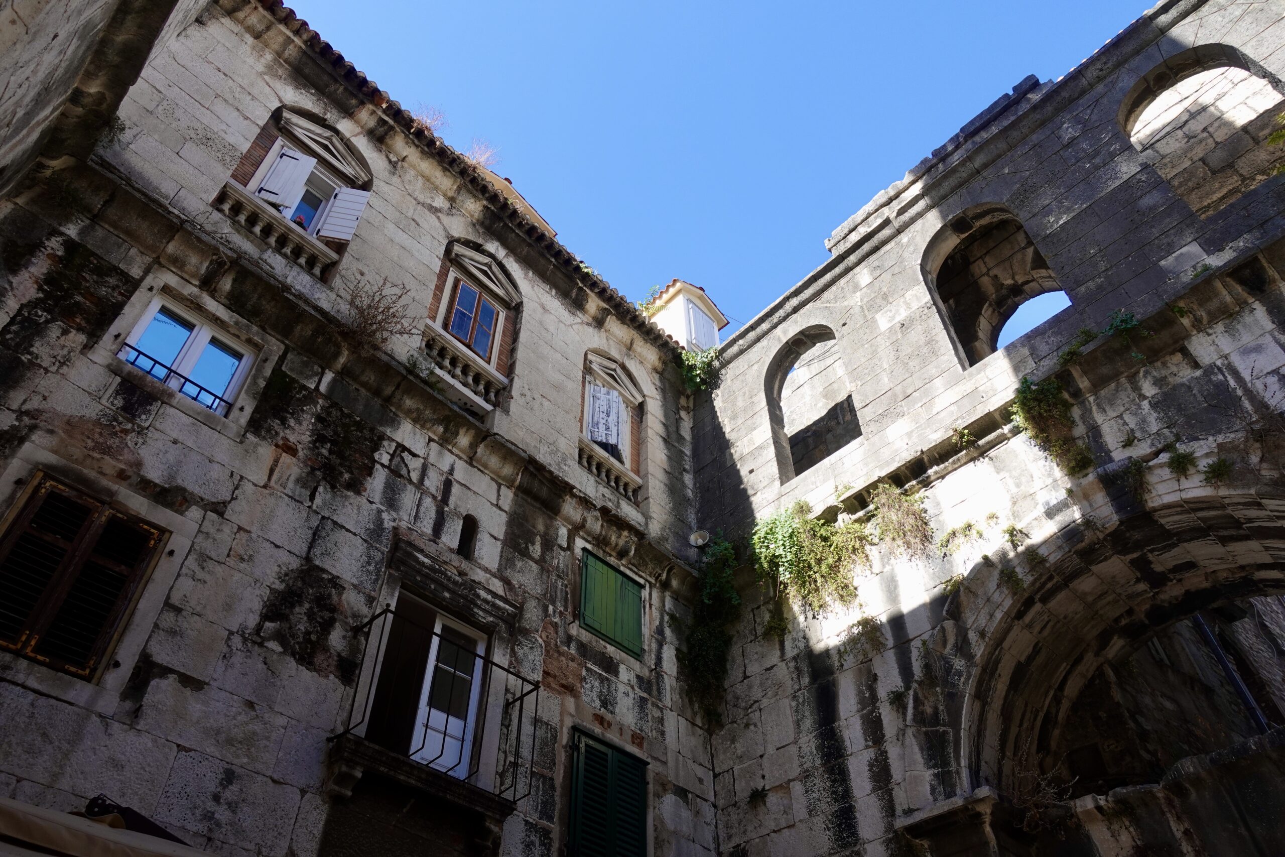 And the western gate of the palace