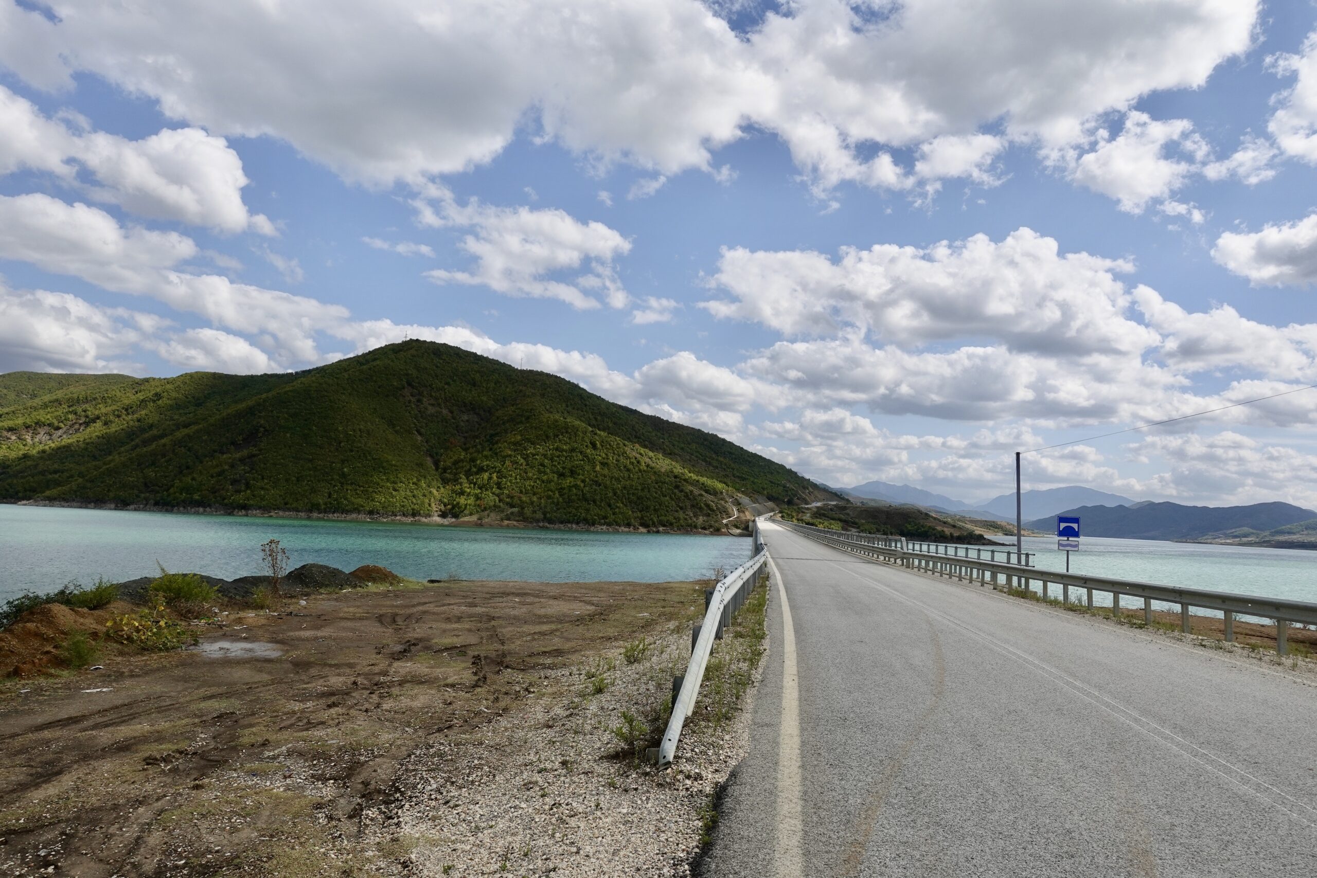 Der Stausee vor Gramsh