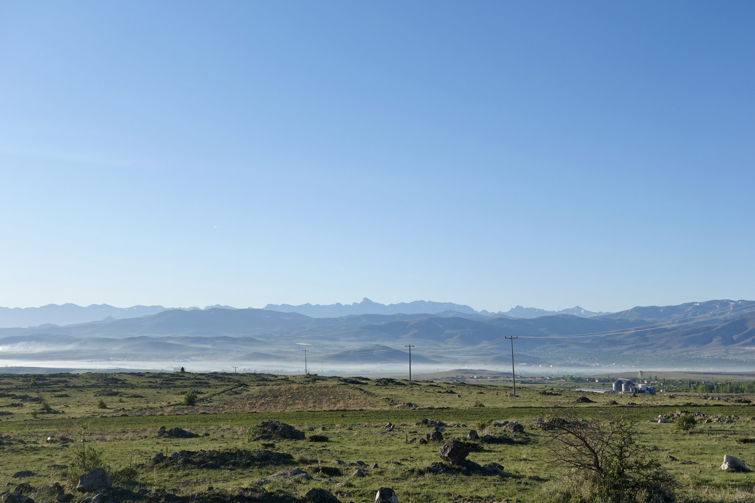 In the background the mountain range of the Aladağlar National Park