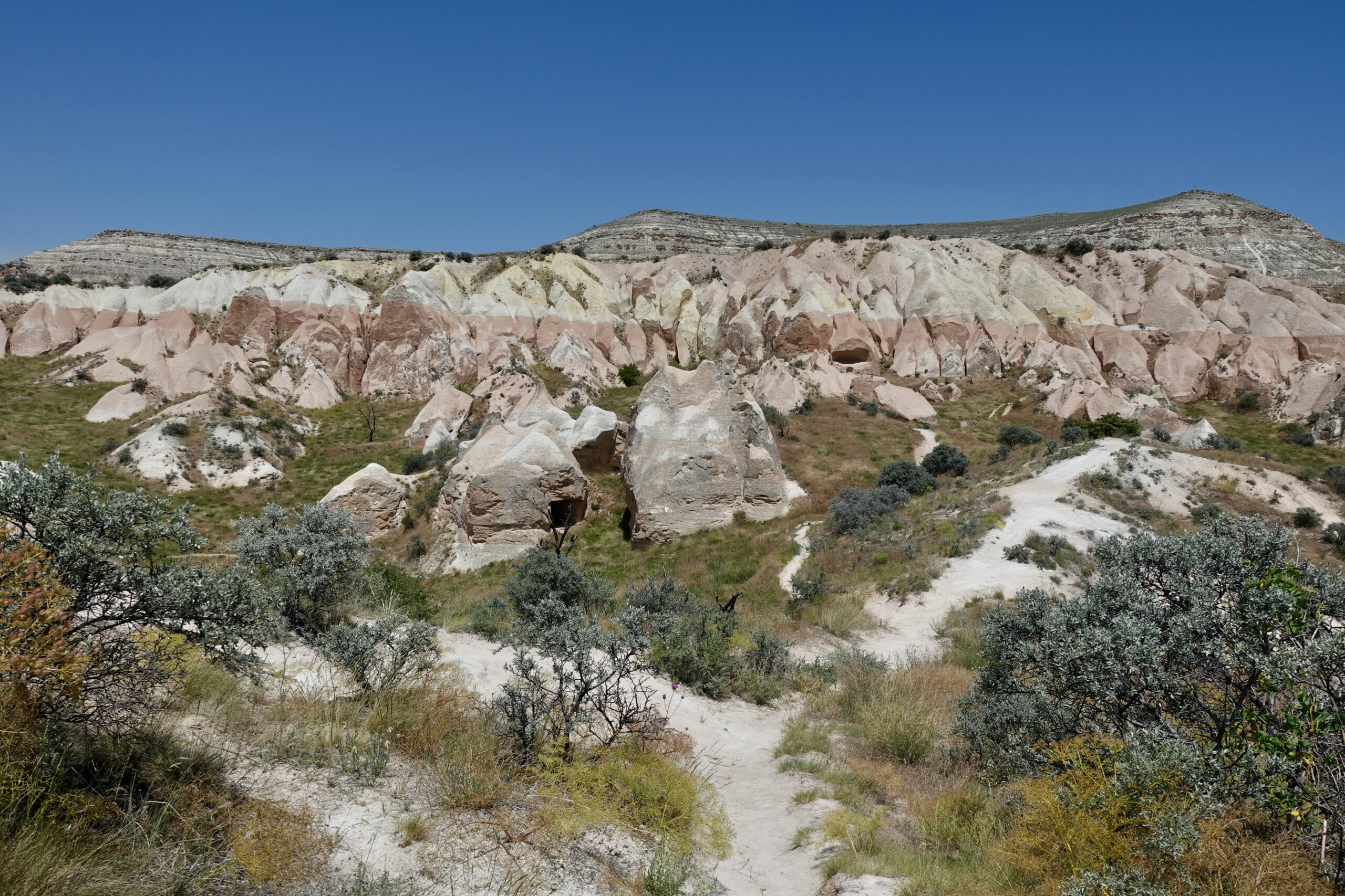 The different shades of the rock formations in Rose Valley