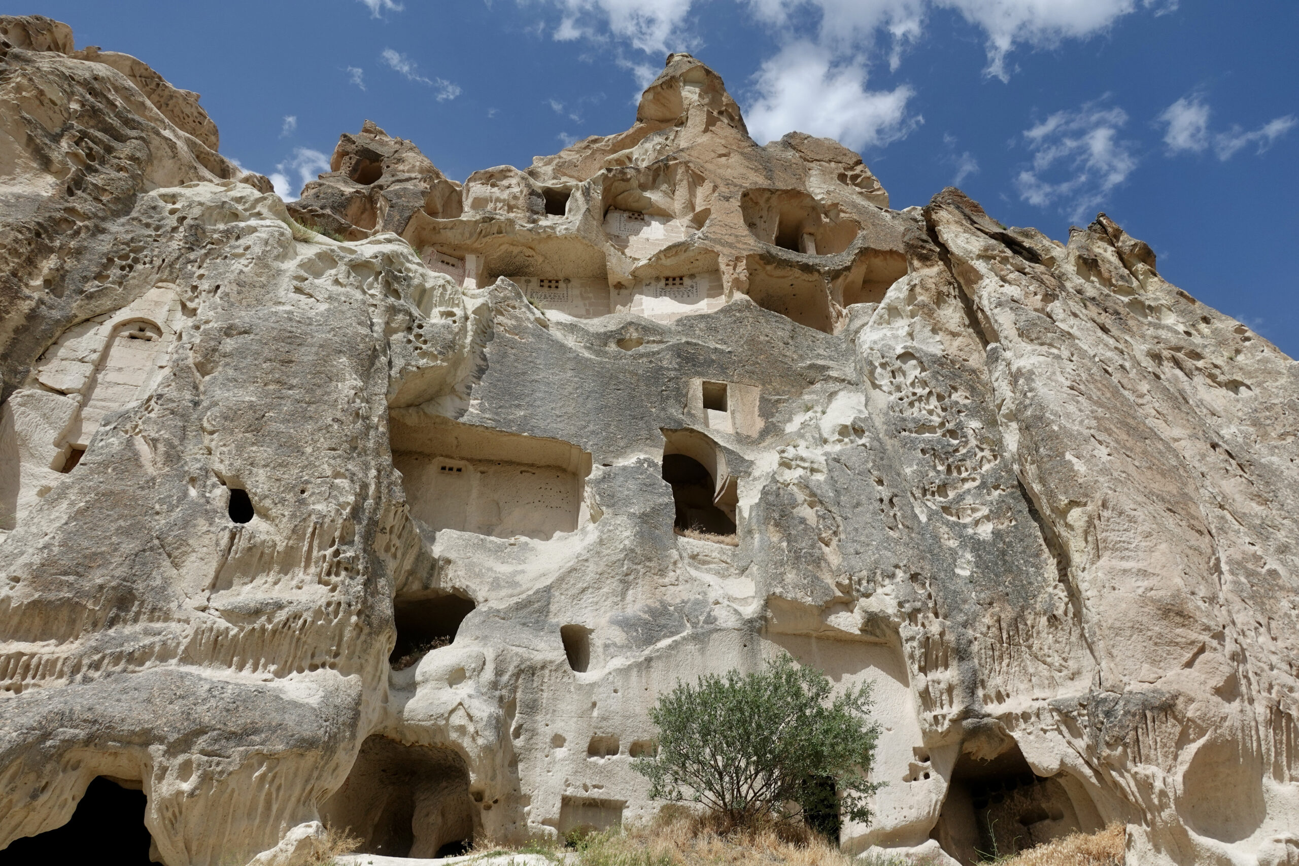 Çavuşin Castle