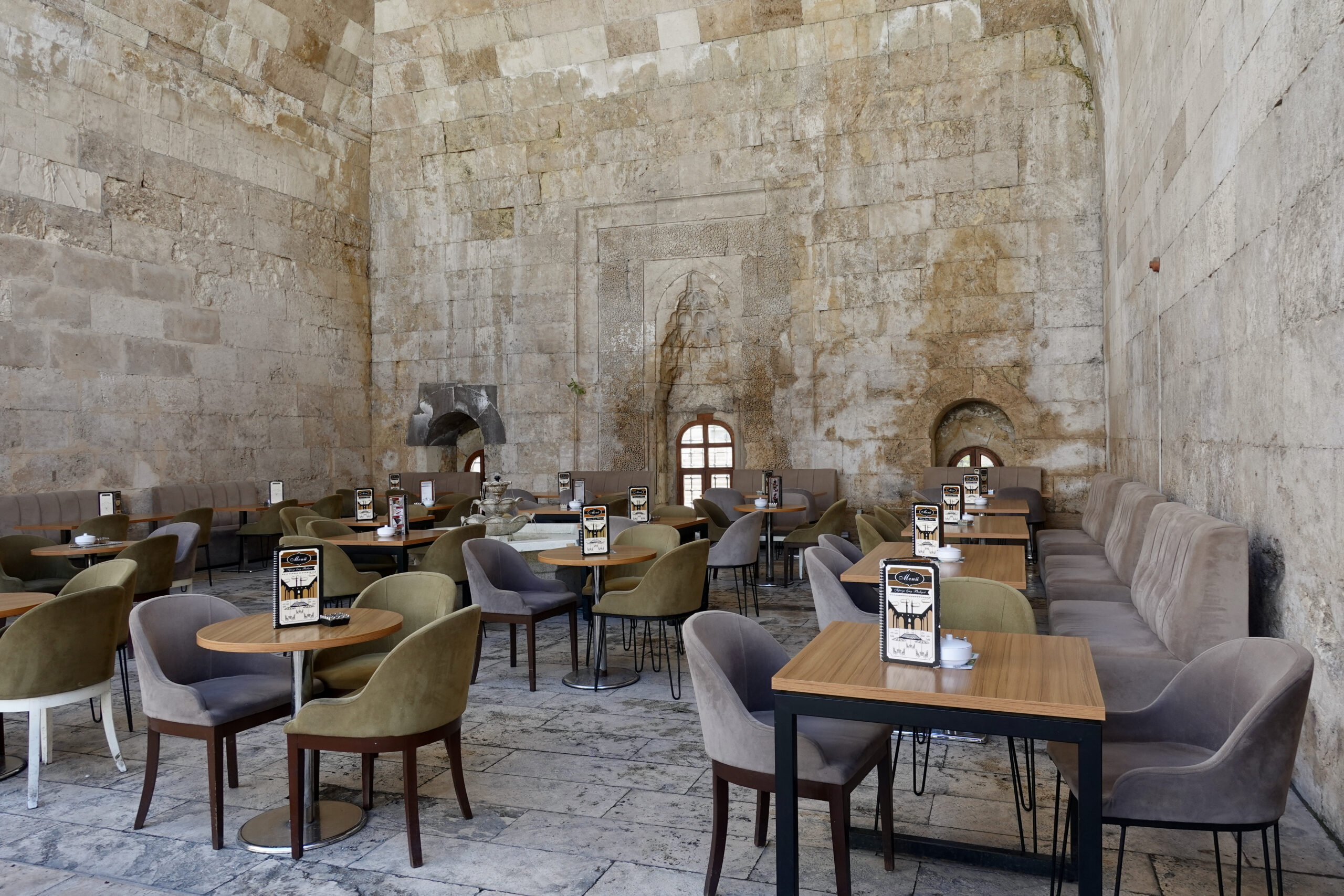 Café in a former Koran school