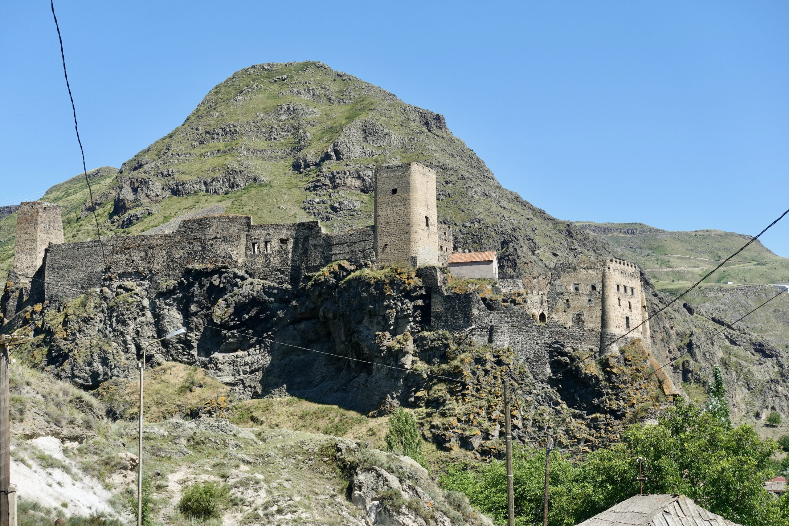 Kvertvisi castle in a strategic location