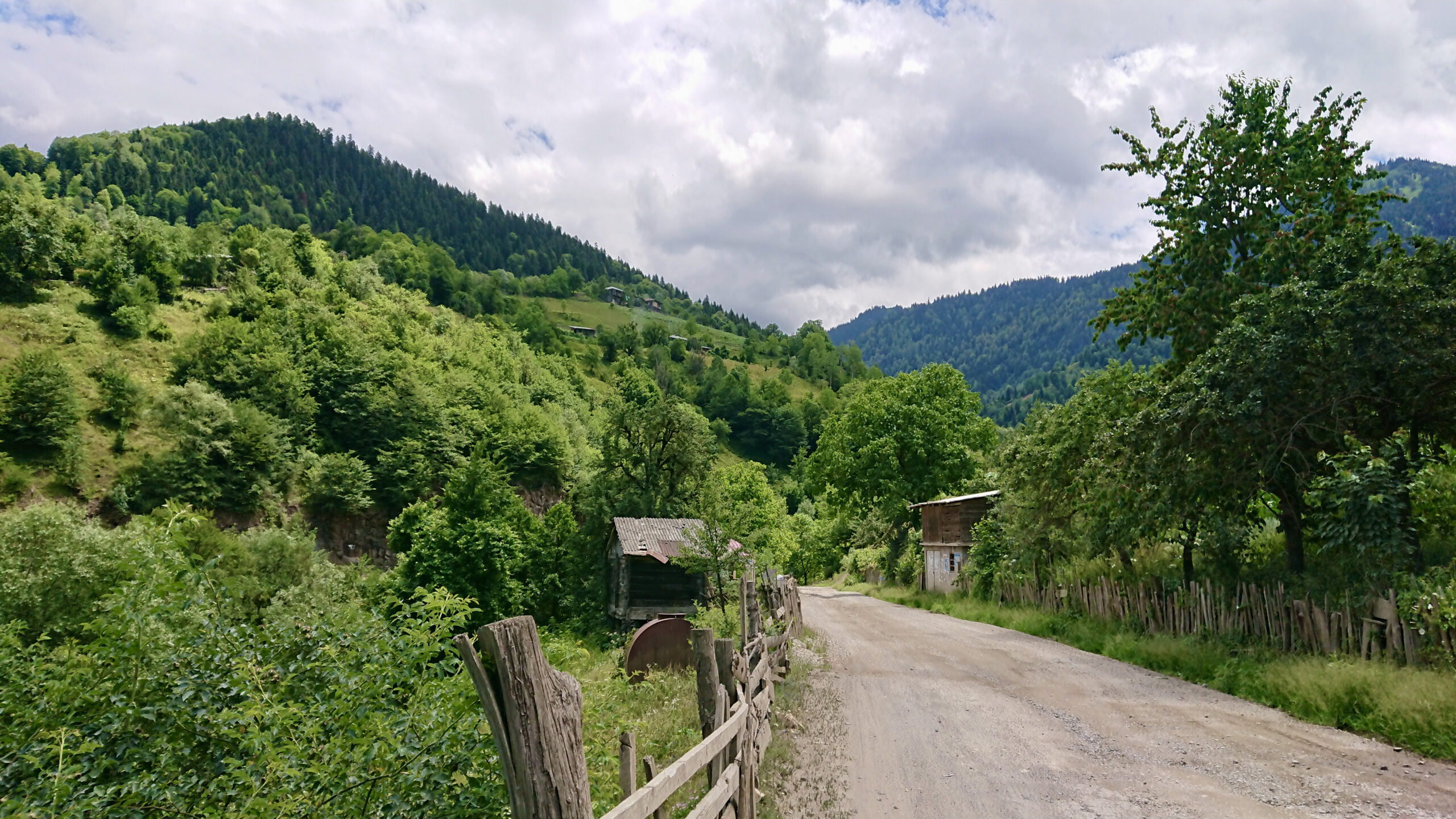 Los geht's, sind ja nur knapp 30 km aufwärts...