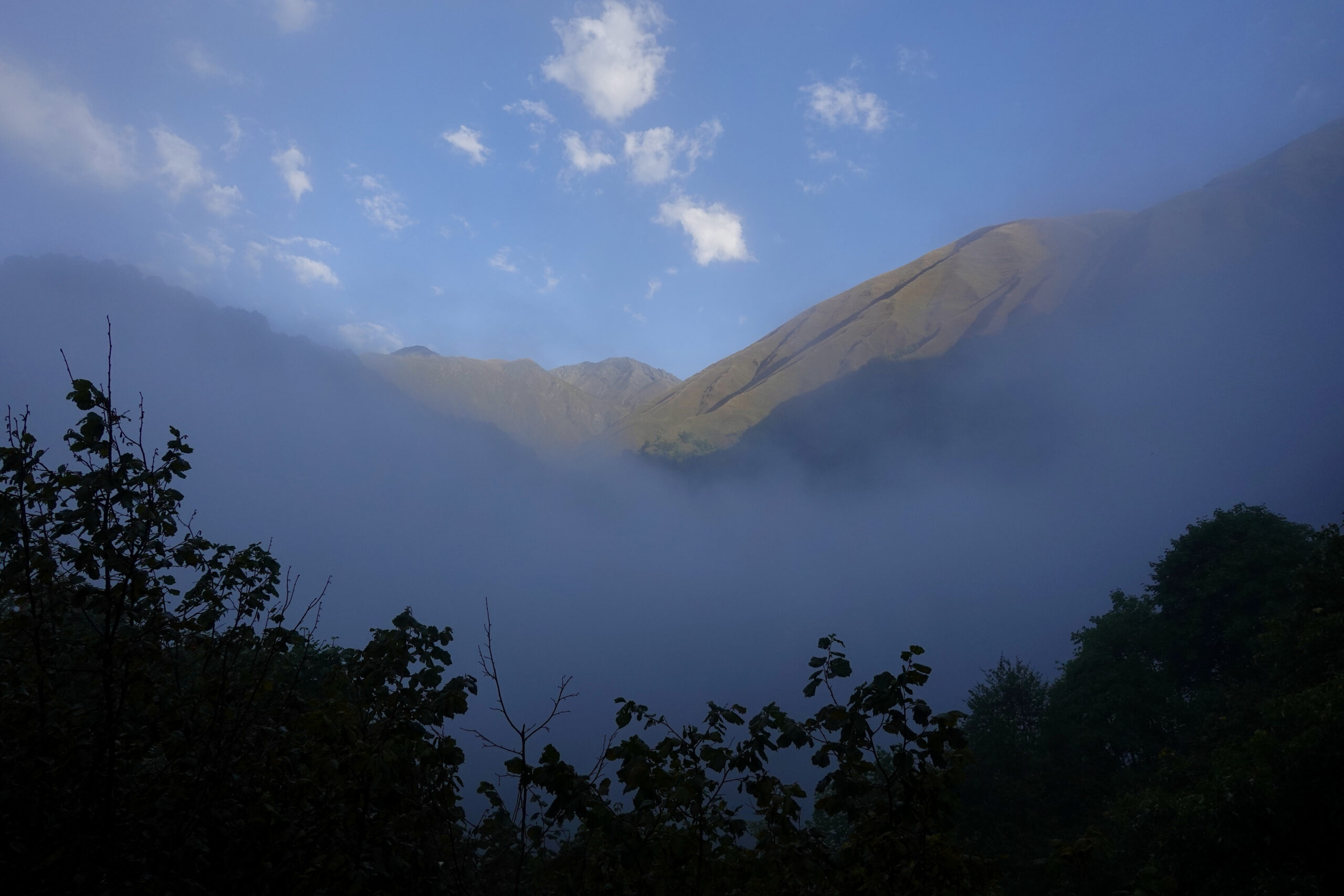 Endlich ein erster Blick auf die Berge