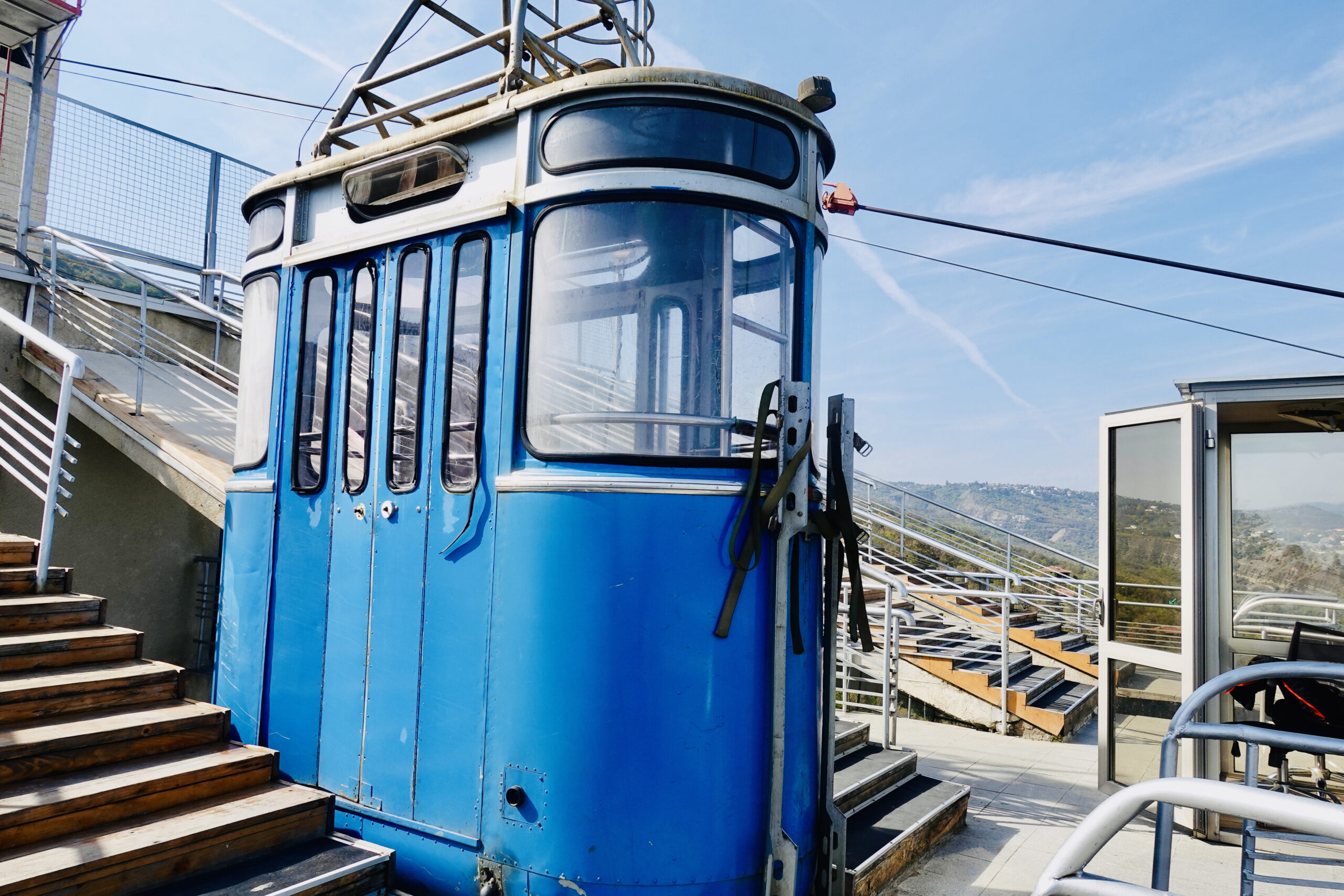 Cable car to Turtle Lake