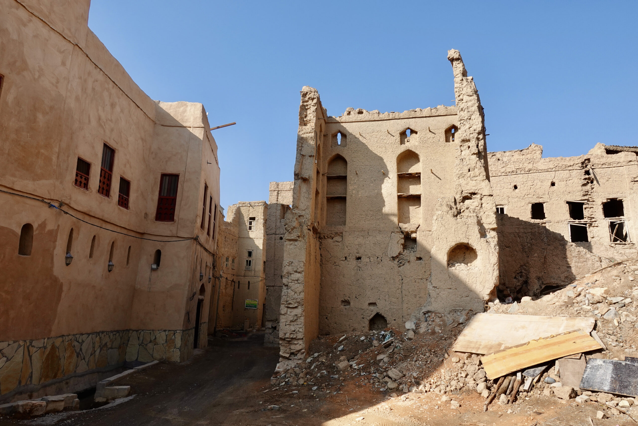 We like those shelves of the old houses in Al Hamra