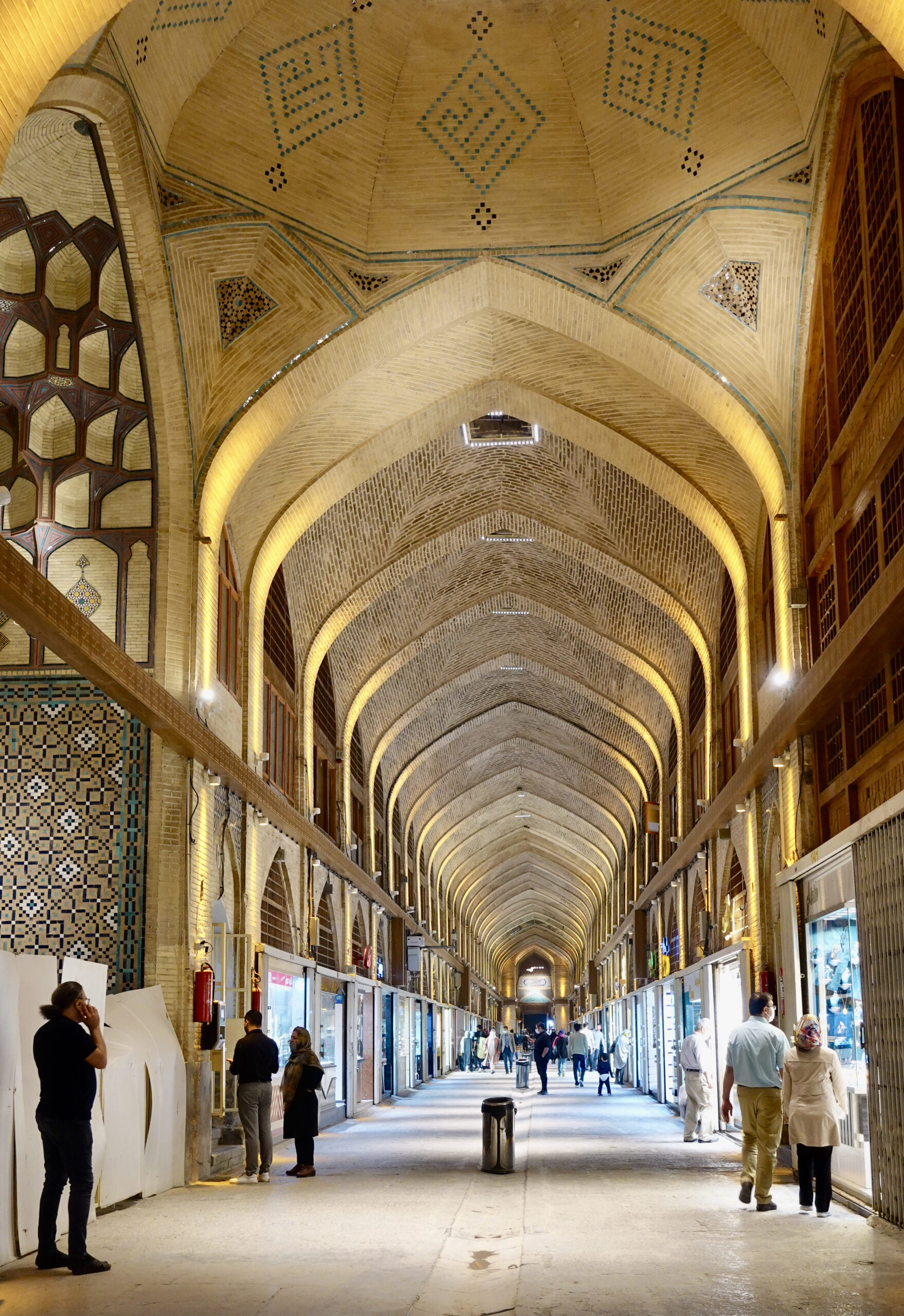 The big bazaar connects the Shah Mosque with the Jameh Mosque