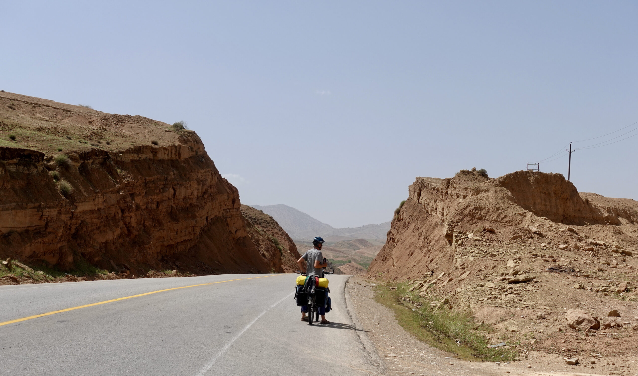 We're cycling through a gorge