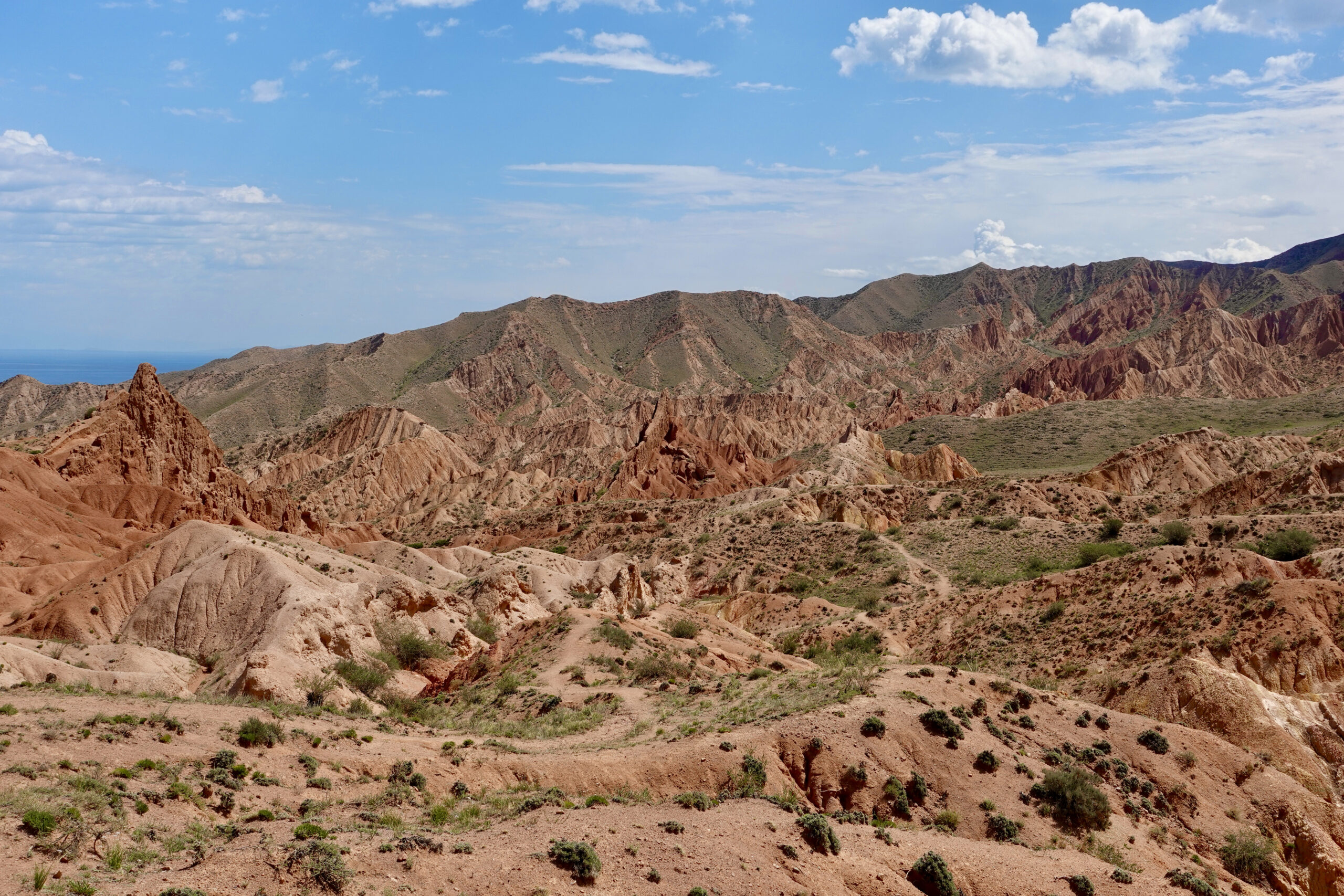 Auf verschiedenen Wegen kann der kleine Canyon erkundet werden