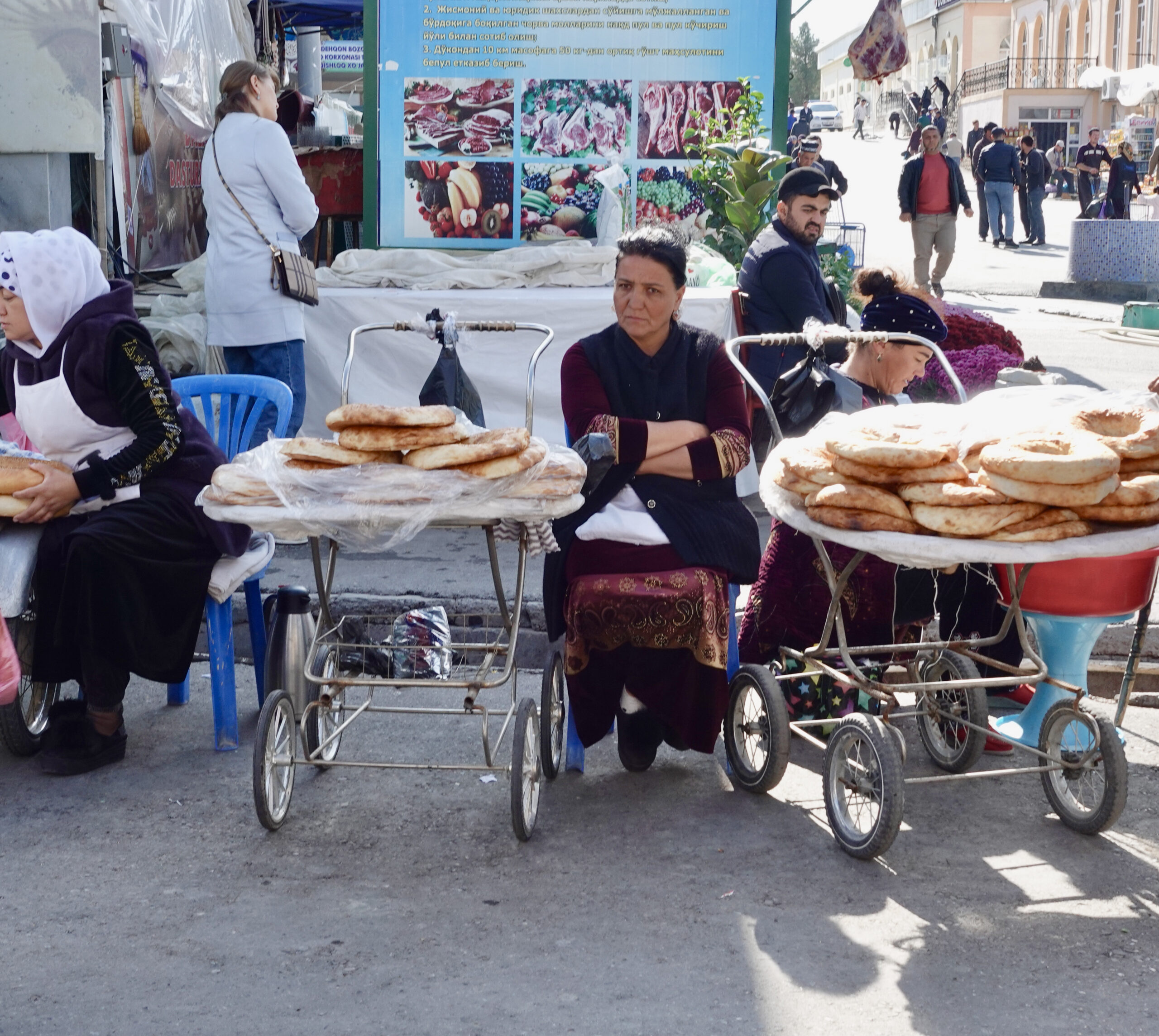 In Usbekistan gibt es viele dieser mobilen Bäckereien