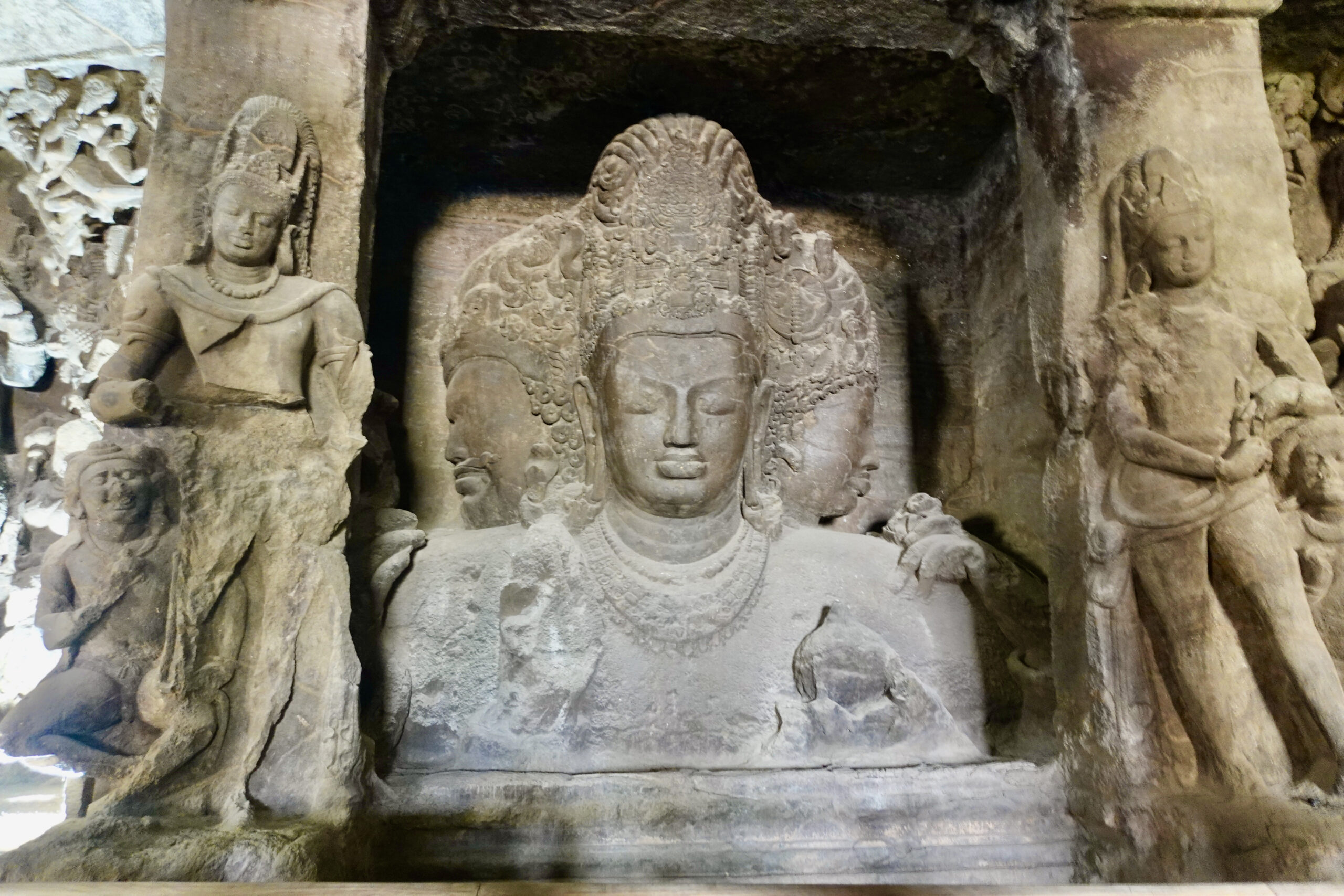 Insgesamt gibt es sieben Höhlen voller Hinduskulpturen zu bestaunen.